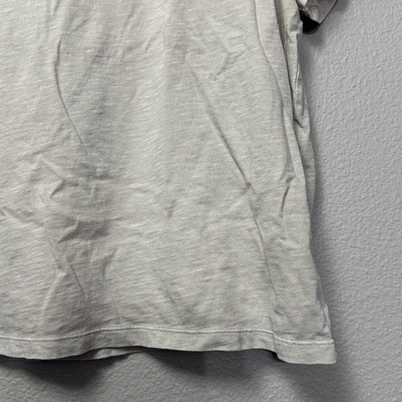 American Eagle Crop Tee with Dogs Graphic - Picture 7 of 11